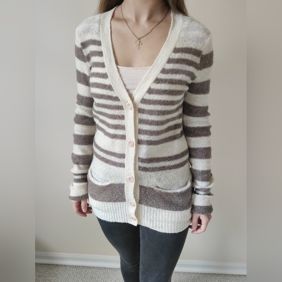 GAP Wool Cardigan - Picture 8 of 15